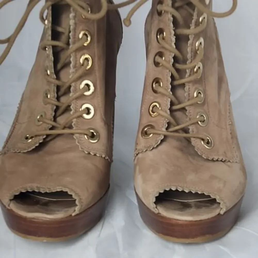 Stuart Weitzman For Russell‎ & Bromley Taupe Suede Lace Front Ankle Booties